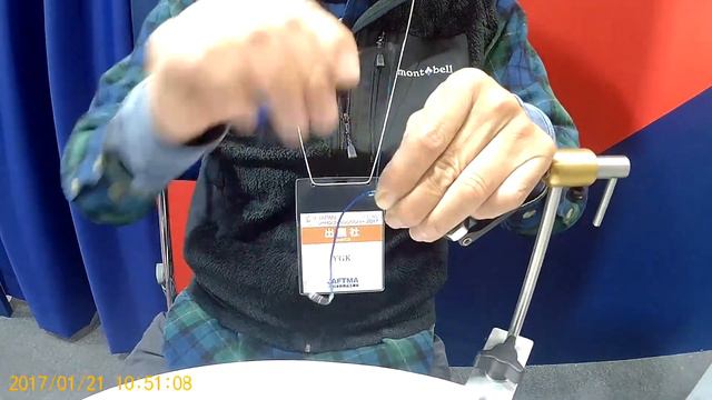 Мастер класс по вязанию assist hook на выставке в Японии 2017 смотреть онлайн