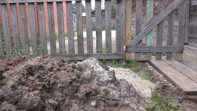 Ремонт брусового дома 6. Труба сломалась, потоп, а Водоканал не едет... смотреть онлайн