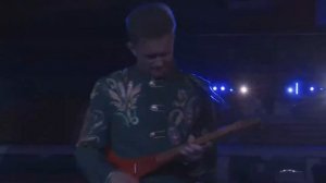 Queen - The Show Must Go On на балалайке из клюшек для bandy