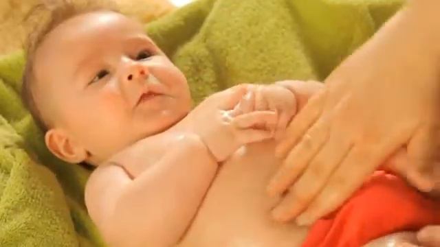 Weleda | Baby massage with Weleda Calendula Oil смотреть онлайн