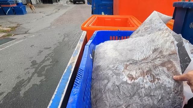 Amazing sunfish cutting skills / Homemade cooking (Detailed video of Taiwanese sunfish cutting ) смотреть онлайн