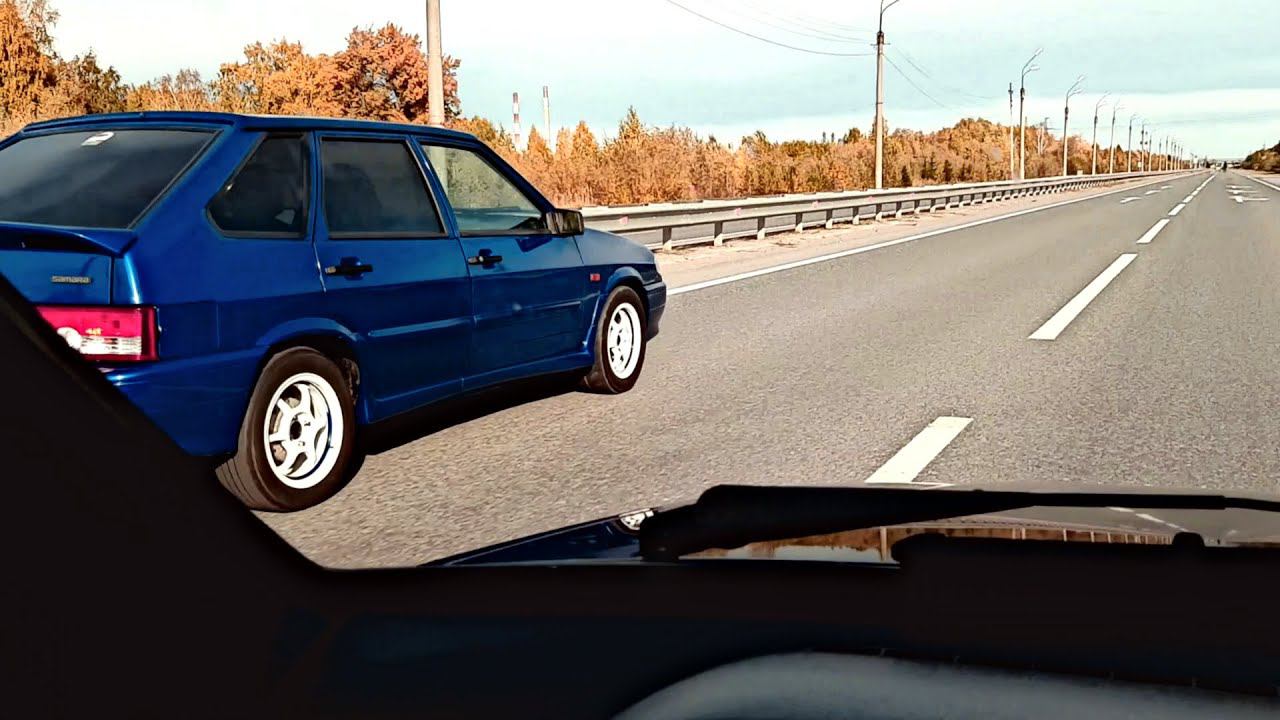 На полигоне скорости ВАЗ 2114 и ВАЗ 2113. смотреть онлайн