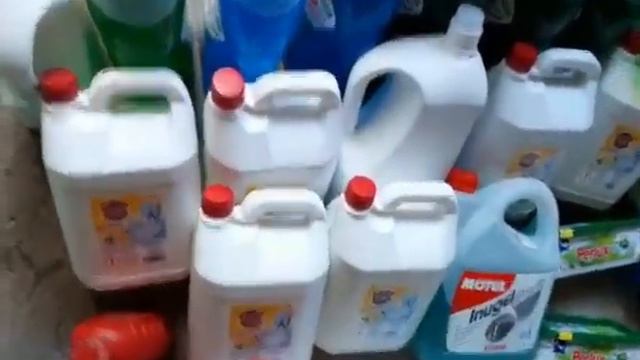 Полиция обнаружила в кишиневском гараже партию поддельной бытовой химии смотреть онлайн