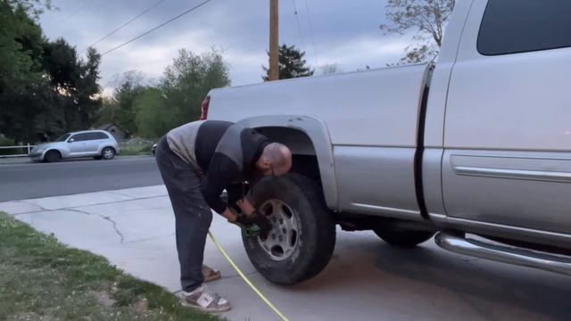 NBS Silverado GMT800 - Project intro, new wheels, tool box, etc. смотреть онлайн