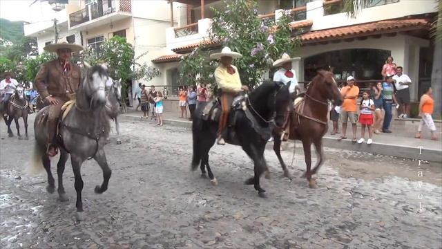 Парад на лошадях. День независимости Мексики смотреть онлайн