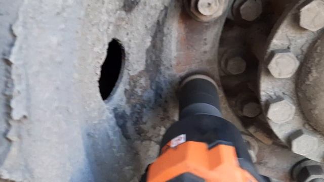 Аккумуляторный гайковерт AEG BSS18HTF12B6-0