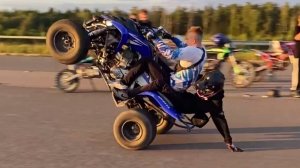 СТАНТ на квадроцикле YAMAHA RAPTOR 700R!!! шумиха по городу! стант сидя на квадроцикле!