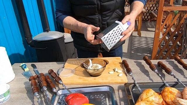 КУРИЦА ЦЕЛИКОМ НА УГЛЯХ смотреть онлайн