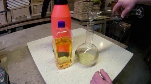 Молочная кислота для борьбы с варроатозом. Клещу будет кисло!