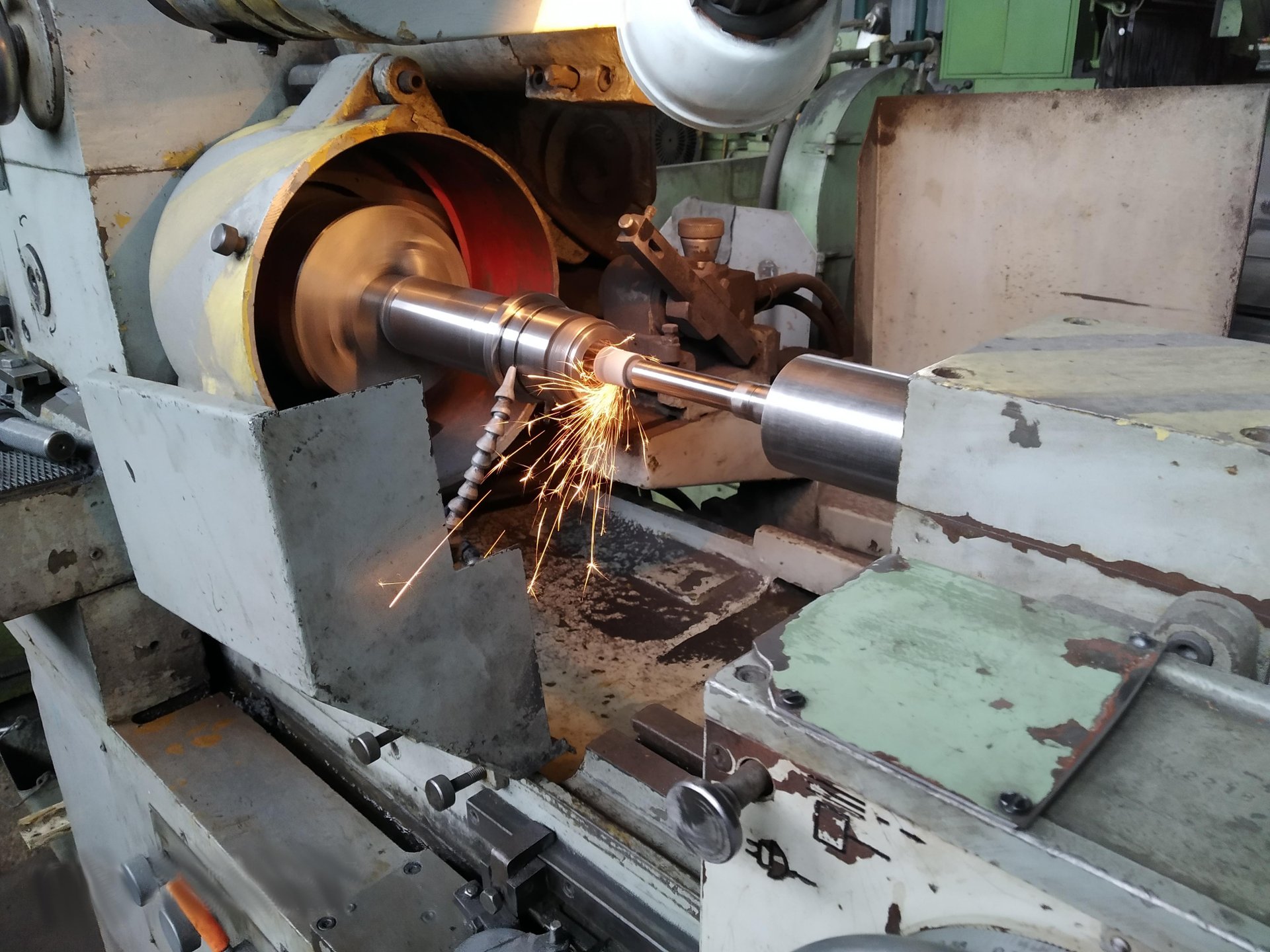 Внутренняя шлифовка конуса шпинделя пиноли станка 1М65