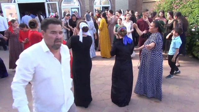 Сватовство Червон и Доча