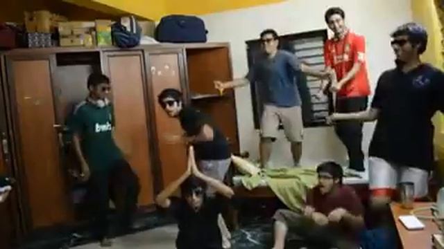 Baby doll desi boyz style funny dance. смотреть онлайн