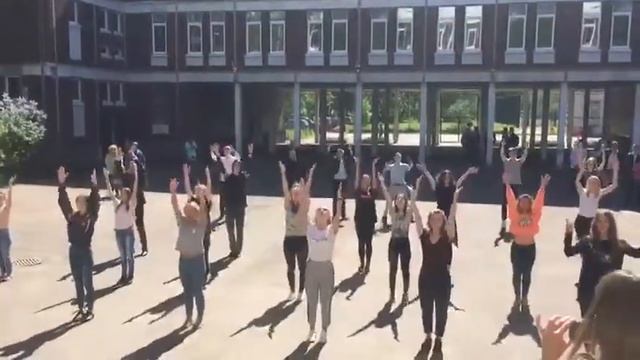 Последний звонок 2018. Санкт-Петербург. 11 «А»??❤️ Под Макс Корж «Малый повзрослел». смотреть онлайн