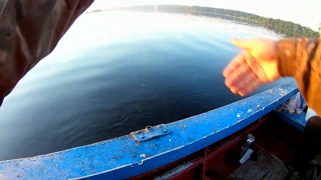 ЛОВЛЯ ЛЕЩА С ЛОДКИ НА ДОНКИ. Рыбалка на верхней ВОЛГЕ. смотреть онлайн
