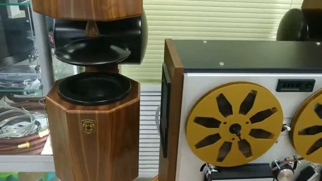 Катушечный магнитофон Akai GX-220 + Steampunk усилитель ручной работы + кастомная акустика смотреть онлайн