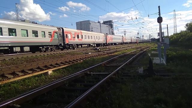 Электровоз ЭП1М-689 с поездом №151 Анапа - Москва смотреть онлайн