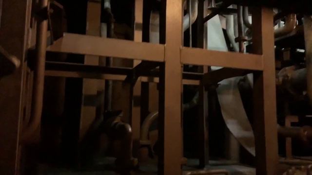 Under Platform смотреть онлайн