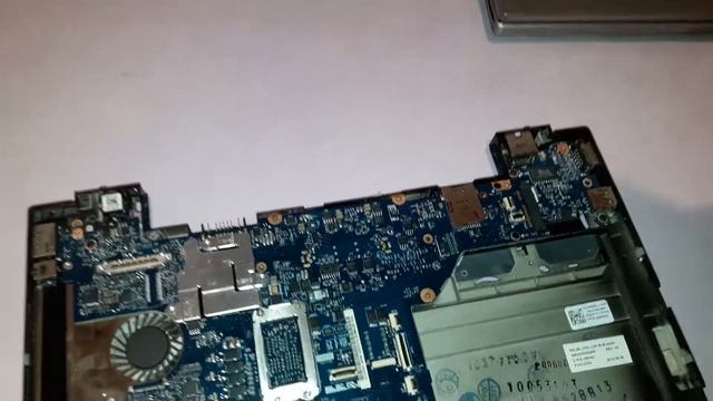 Dell e4310 - как разобрать и почистить от пыли смотреть онлайн