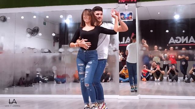 Ella ? Nati Hen & Dj Alejandro | Bailar bachata | LUIS Y ANDREA | La Malanga ?Madrid смотреть онлайн