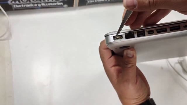 MacBook Pro No Carga Adecuadamente Y Se Recalienta El Cable Del Cargador -Solución Fácil Y Rápida- смотреть онлайн
