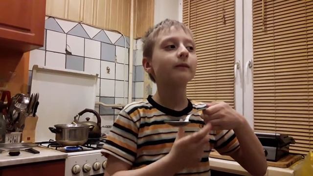 Варю макароны и сразу ем их.??? смотреть онлайн