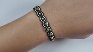 ЛЕГКО И БЫСТРО СДЕЛАТЬ БРАСЛЕТ СВОИМИ РУКАМИ ИЗ НИТОК И БУСИН