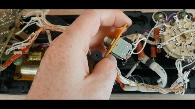 Мегаомметр. Что внутри.