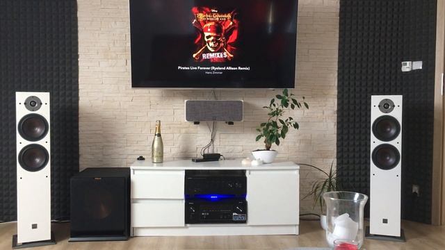 DALI Oberon 7 Stereo | Pirates Live Forever Remix - Hans Zimmer смотреть онлайн
