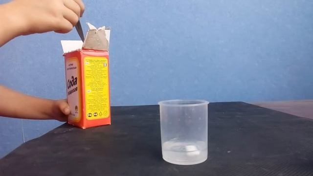 Что будет если жвачку положить в уксус и насыпать соды смотреть онлайн