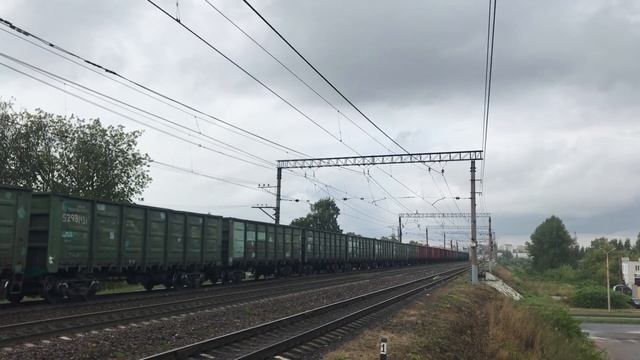 Электровозы ВЛ10УК-887/974 с грузовым поездом смотреть онлайн