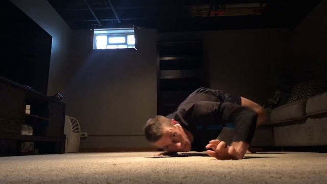 Cossack Squat to Lizard Crawl смотреть онлайн