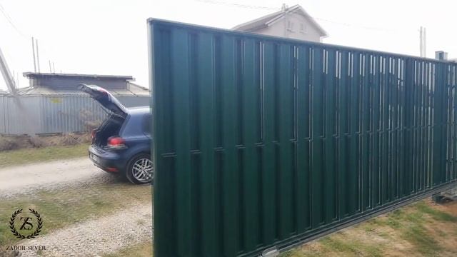 Установка откатных ворот на винтовых сваях и забор из евроштакетника в шахматном порядке смотреть онлайн