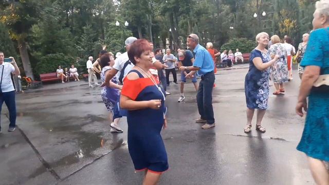 Так устроены мужчины!!!??Танцы в парке Горького!!!??Харьков 2021 смотреть онлайн