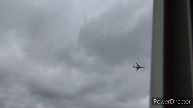 "Воздушный парад в честь Дня Победы 9 мая 2021 год" смотреть онлайн