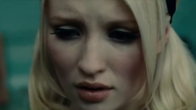 Emily Browning - Sweat Dreams смотреть онлайн