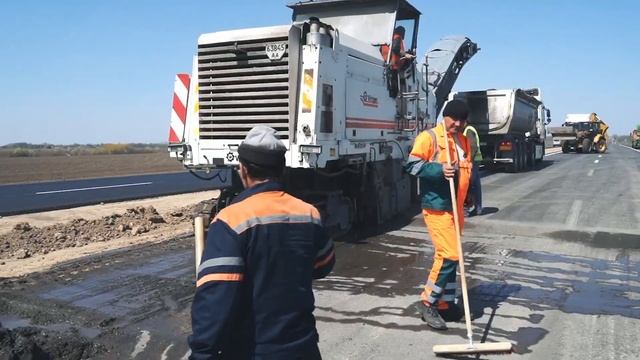Трасса Киев-Одесса М-05. Ремонт дорог в Украине 2020 смотреть онлайн