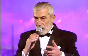 С уходом Вахтанга Кикабидзе эта песня слушается по-другому? -  УХОДЯТ ПРАЗДНЫЕ ДРУЗЬЯ ? или ?