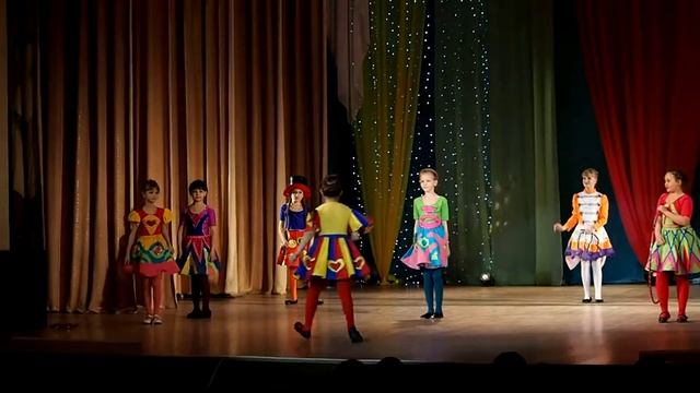 "Клоунессы" смотреть онлайн