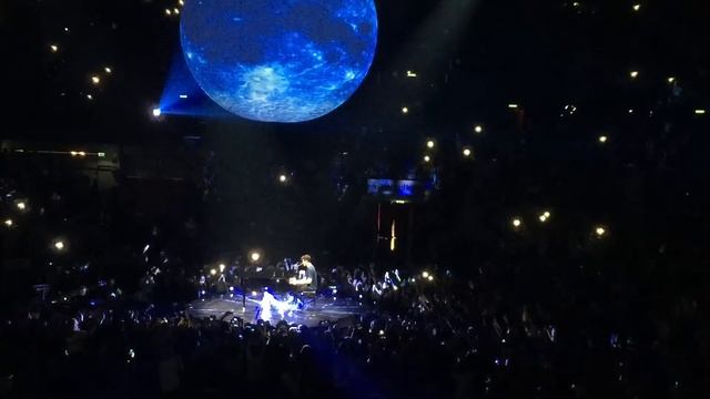 Shawn Mendes - Castle on the hill - Illuminate World Tour - Wiener Stadthalle смотреть онлайн