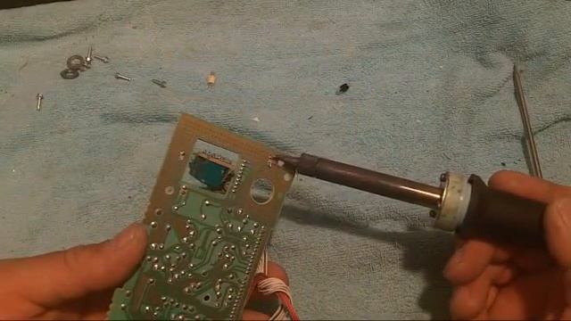 How To Replace Your Background Lights Or Display Lights In A Delco Radio смотреть онлайн