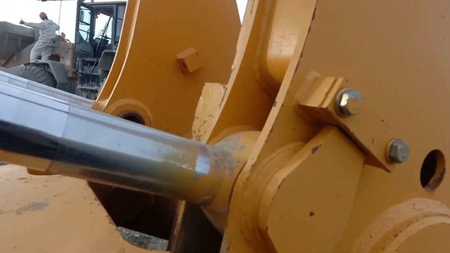 сломался шток цилиндра на погрузчике, меняю резину смотреть онлайн