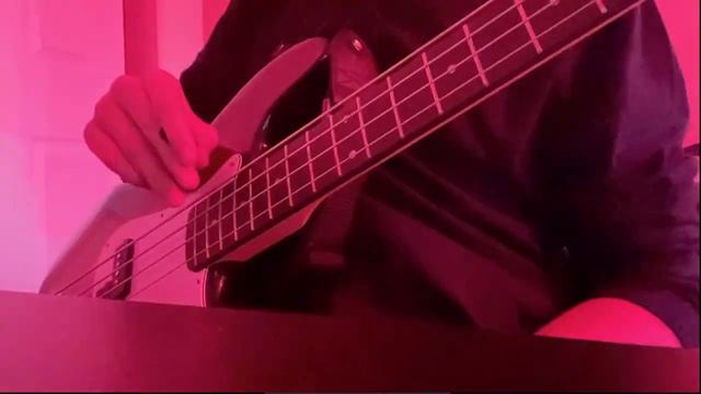 All I want for Christmas is you bass cover смотреть онлайн
