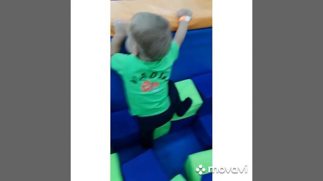 Детские будни🙂Игровая комната,парк развлечений, горки,батуты и тд смотреть онлайн