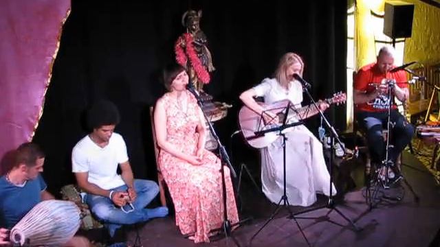 Achintya Shakty Lalita & к?M - Sarasvati, Mahalakshmi, Durga Devi смотреть онлайн