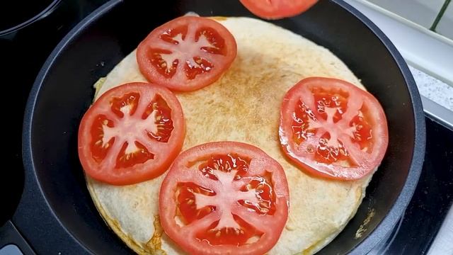 Bedecke die Eier mit einer Tortilla! Leckeres Rezept in 5 Minuten! Neues Frühstücksrezept mit Eier смотреть онлайн