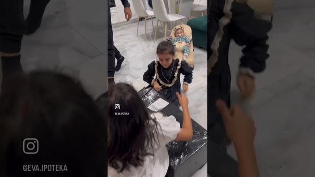 Как она обрадовалась 😂❤️