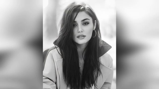 El comentario de destello de Hande Erçel para Hakan Sabancı, quien fue atrapado con Aygün Aydın... смотреть онлайн
