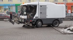 Демонстрация возможностей вакуумной подметальной уборочной машины RAVO на улицах Ростова-на-Дону.