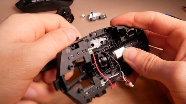 Logitech G305 - 4K Tear down Real time