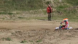 Видеофильм часть 2 соревнований по мотокроссу в классе 65 куб.см Калининград 8.05.2022_Г.Скобей